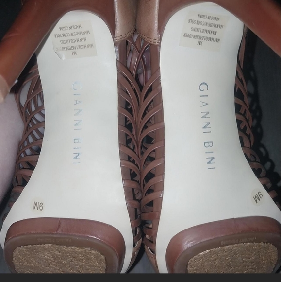 Giani bini high heeled platform tan sandals size 9 - Picture 2 of 4